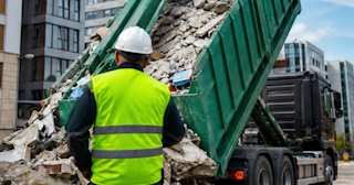 Вывоз строительного мусора в Нововоронеже: услуги лицензированной компании — ПроМусор